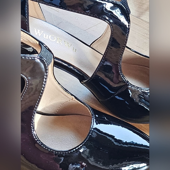 NWOT - WuORWu "Women's Black Patent Leather Closed Toe Pumps" - Picture 10 of 11